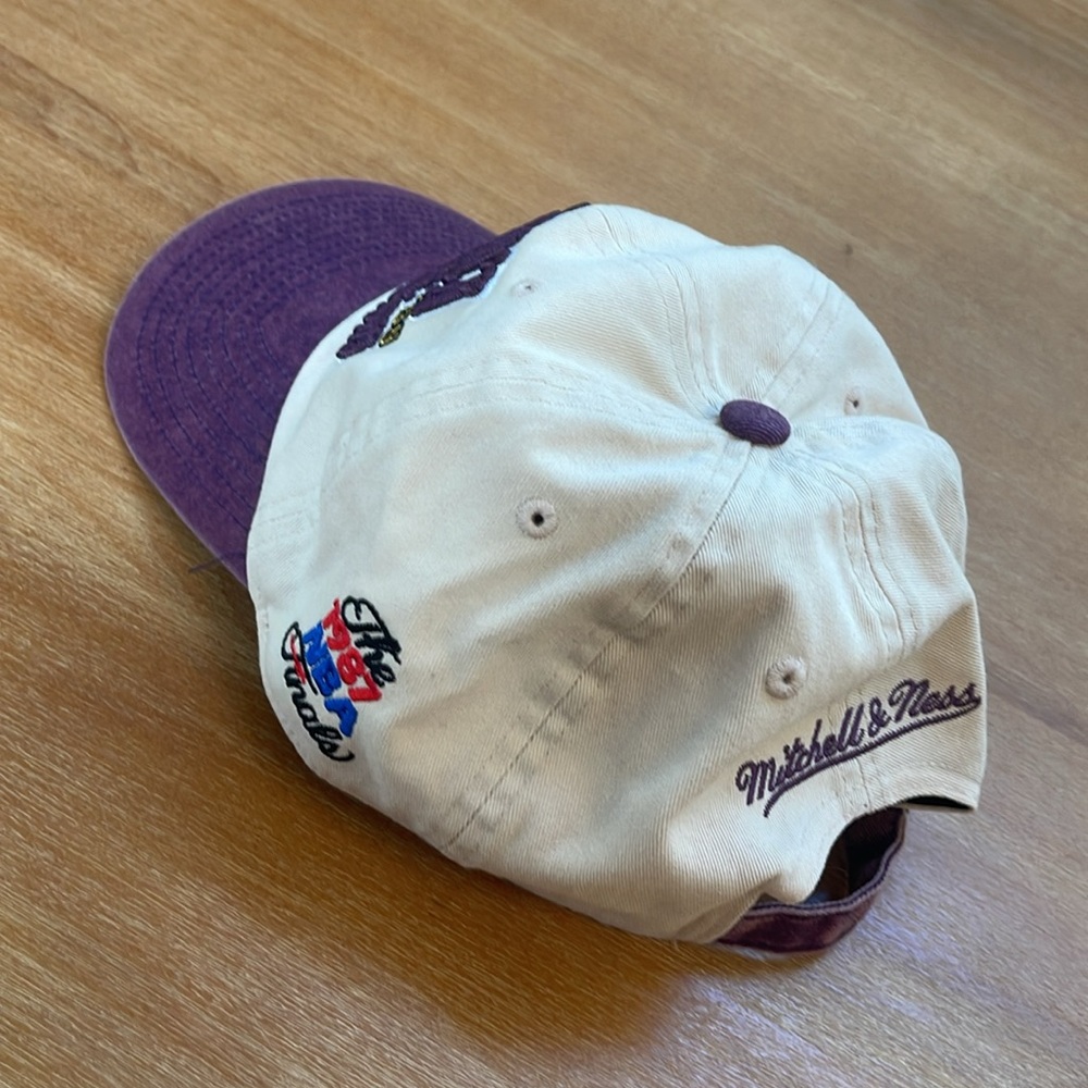 Lakers Hat - Picture 2 of 2
